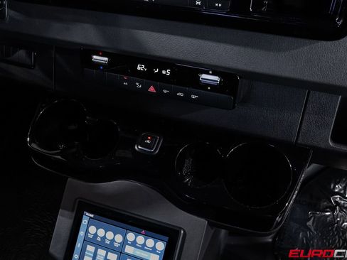 Used 2024 Mercedes-Benz Sprinter 3500 image 29