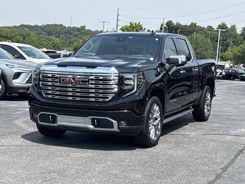 Used 2024 GMC Sierra 1500 Denali w/ Denali Reserve Package AWD/4WD image 12