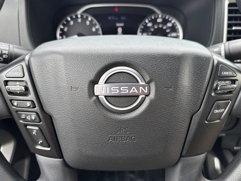 Used 2023 Nissan Frontier SV image 18