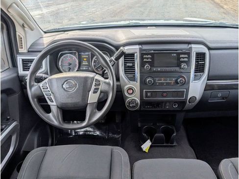 Used 2017 Nissan Titan SV image 21