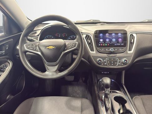 Used 2022 Chevrolet Malibu LT FWD image 16