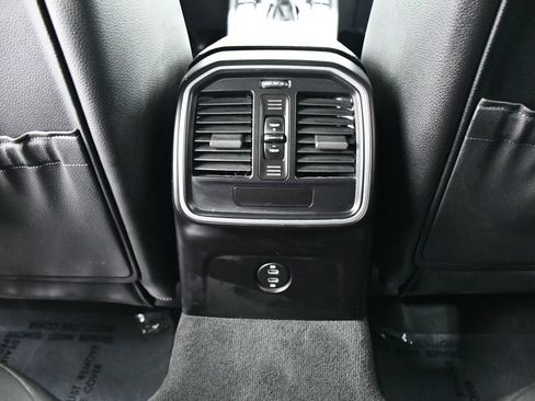 Used 2021 Porsche Macan AWD/4WD image 20