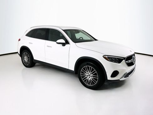 Used 2025 Mercedes-Benz GLC 300 image 1