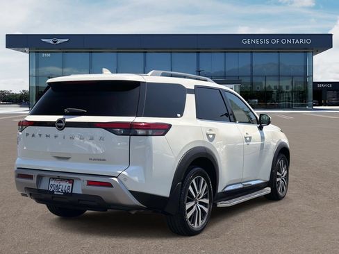 Used 2022 Nissan Pathfinder Platinum w/ Cargo Package FWD image 4