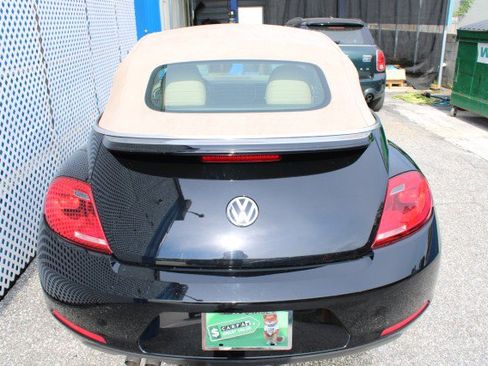 Used 2015 Volkswagen Beetle 1.8T FWD image 11