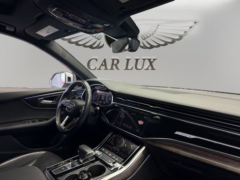 Used 2019 Audi Q8 Premium Plus w/ Premium Plus AWD/4WD image 17