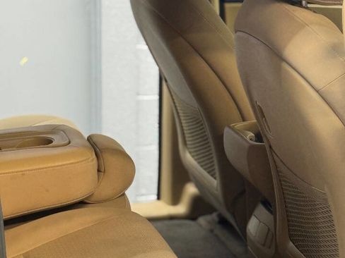 Used 2016 Kia Sedona LX w/ LX Convenience Package image 13