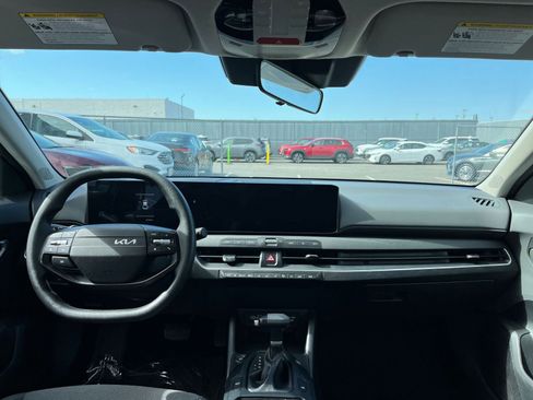 Used 2025 Kia K4 FWD image 33