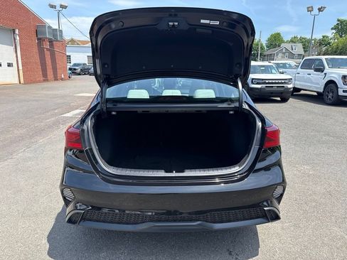 Used 2023 Kia Forte LXS w/ LXS Technology Package FWD image 10