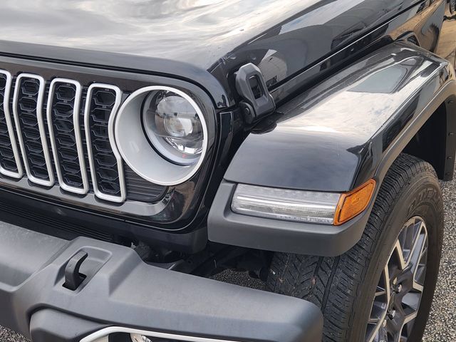 Used 2025 Jeep Wrangler Unlimited Sahara AWD/4WD image 7