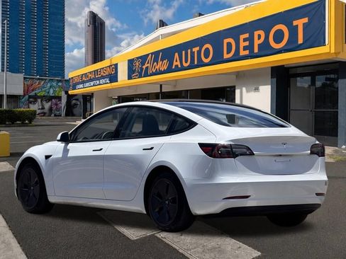 Used 2023 Tesla Model 3 Standard Range RWD image 3