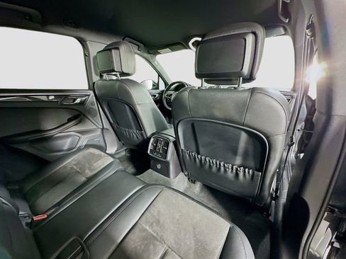 Used 2018 Porsche Macan image 29