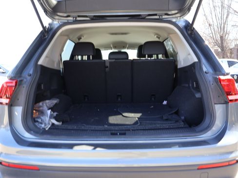 Used 2019 Volkswagen Tiguan SE image 17