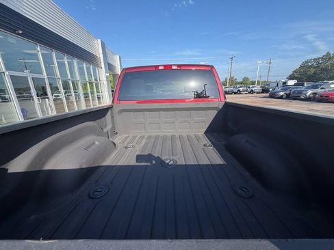 Used 2018 RAM 2500 Tradesman w/ Chrome Appearance Group AWD/4WD image 8