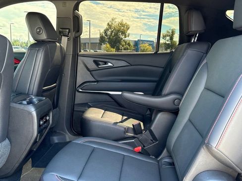 Used 2025 Chevrolet Traverse Z71 w/ Driver Confidence Package AWD/4WD image 12
