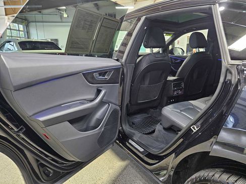 Used 2021 Audi Q8 Premium Plus w/ Premium Plus Package image 15