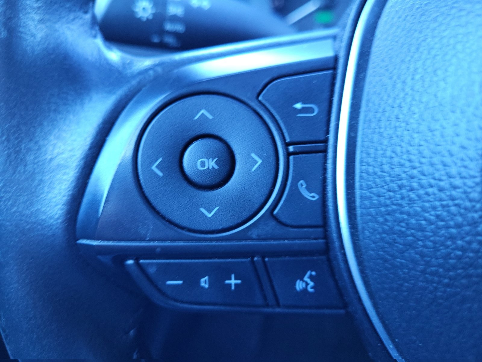 Used 2024 Toyota Corolla Cross AWD Hybrid image 25