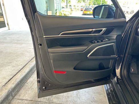 Used 2025 Kia Telluride S image 41