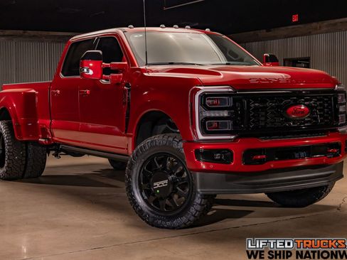 Used 2025 Ford F350 Platinum image 1