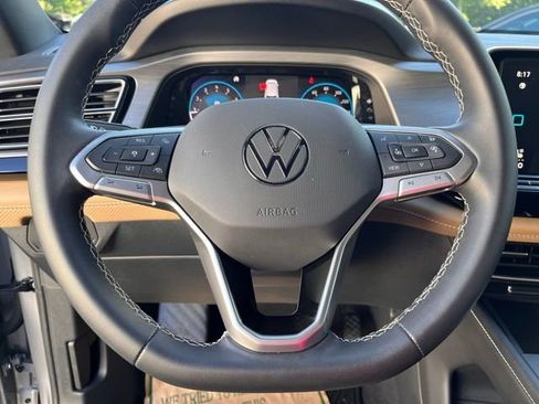 Used 2024 Volkswagen Atlas Cross Sport SE image 39