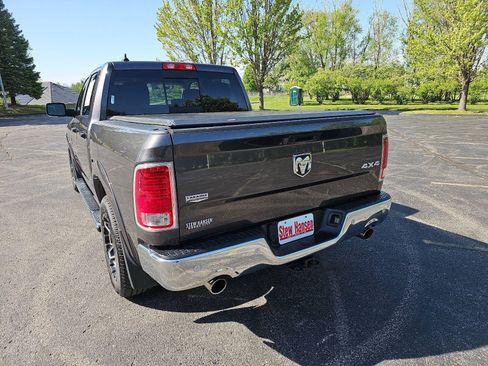 Used 2017 RAM 1500 Laramie w/ Convenience Group AWD/4WD image 3