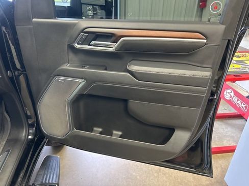 Used 2025 GMC Sierra 3500 Denali w/ Denali Reserve Package image 29