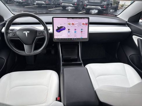 Used 2019 Tesla Model 3 Long Range image 29