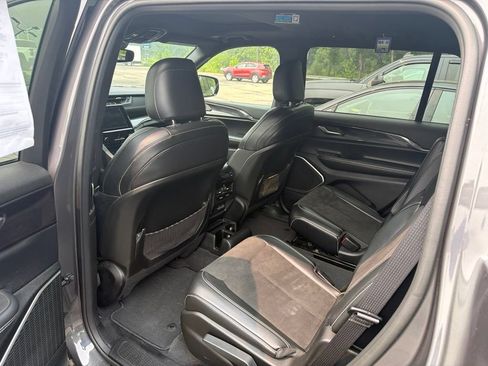 Used 2021 Jeep Grand Cherokee L Laredo AWD/4WD image 13