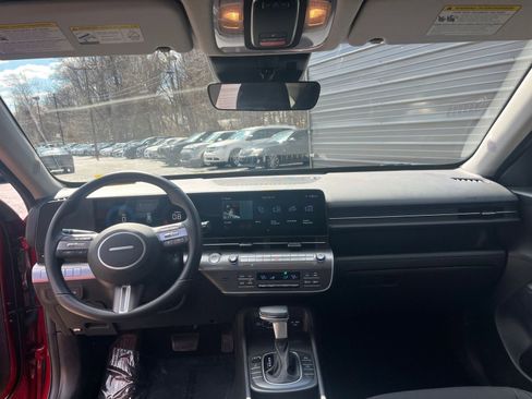 Used 2025 Hyundai Kona SEL image 28