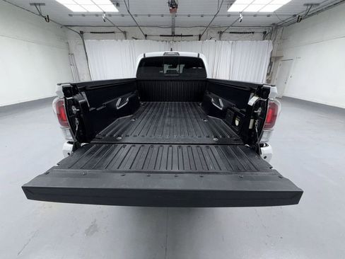 Certified 2023 Toyota Tacoma TRD Sport w/ Technology Package AWD/4WD image 17