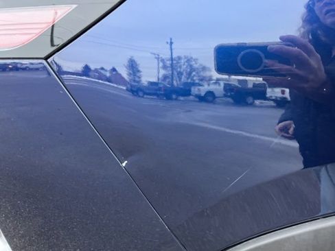 Used 2024 Nissan Pathfinder SV image 13