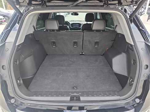 Used 2022 GMC Terrain SLT image 17