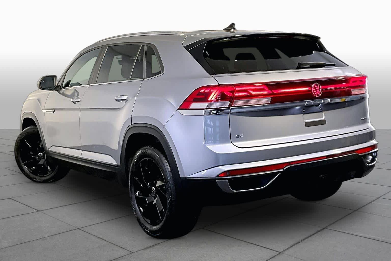 Used 2024 Volkswagen Atlas Cross Sport SE AWD/4WD image 12