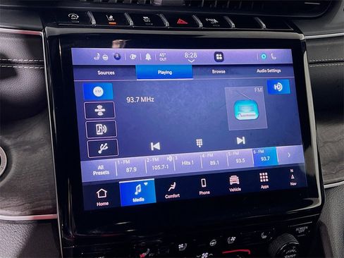 Used 2024 Jeep Grand Cherokee L Limited w/ Luxury Tech Group II image 15