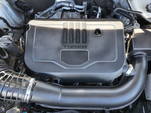 Used 2023 GMC Acadia SLT AWD/4WD image 23
