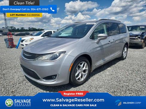 Used 2017 Chrysler Pacifica Touring-L w/ Tire & Wheel Group FWD image 1