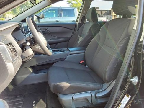 Used 2024 Nissan Rogue S AWD/4WD image 18