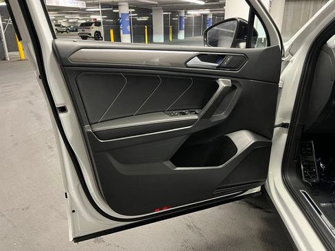 Certified 2023 Volkswagen Tiguan SE R-Line FWD image 19
