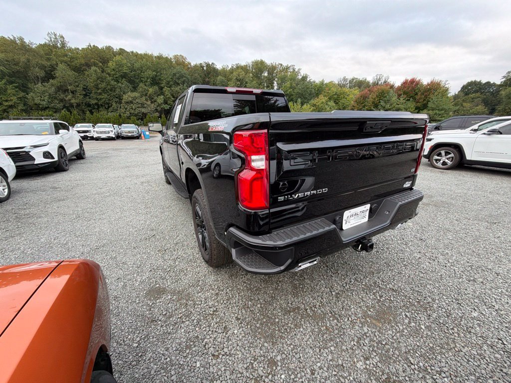Used 2025 Chevrolet Silverado 1500 LT Trail Boss w/ Convenience Package II AWD/4WD image 5