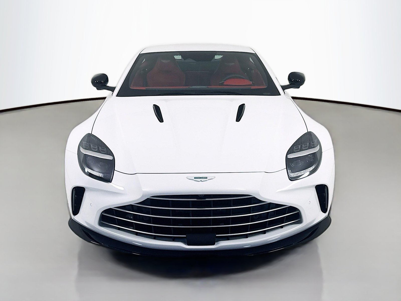 Used 2026 Aston Martin V8 Vantage S RWD image 2