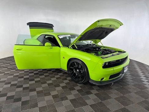 Used 2015 Dodge Challenger R/T Scat Pack w/ Scat Pack Appearance Package RWD image 14