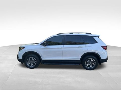 Used 2023 Honda Passport TrailSport image 2