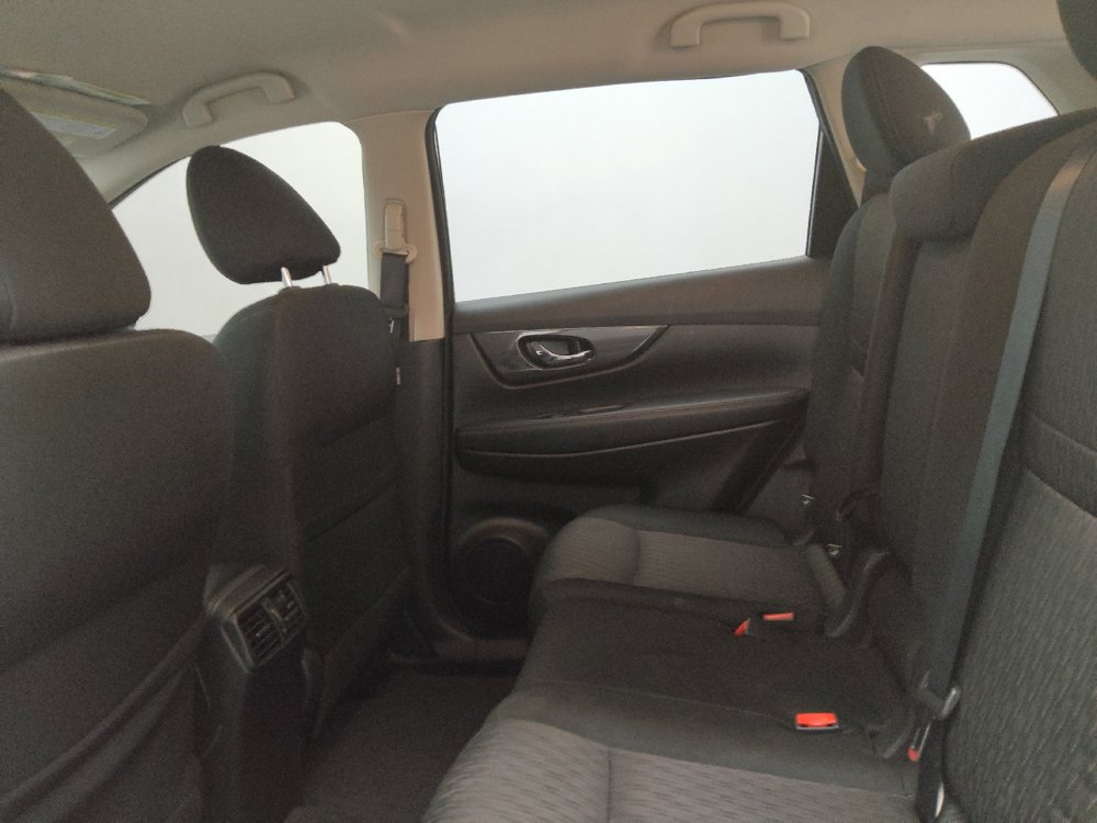 Used 2019 Nissan Rogue SV FWD image 18