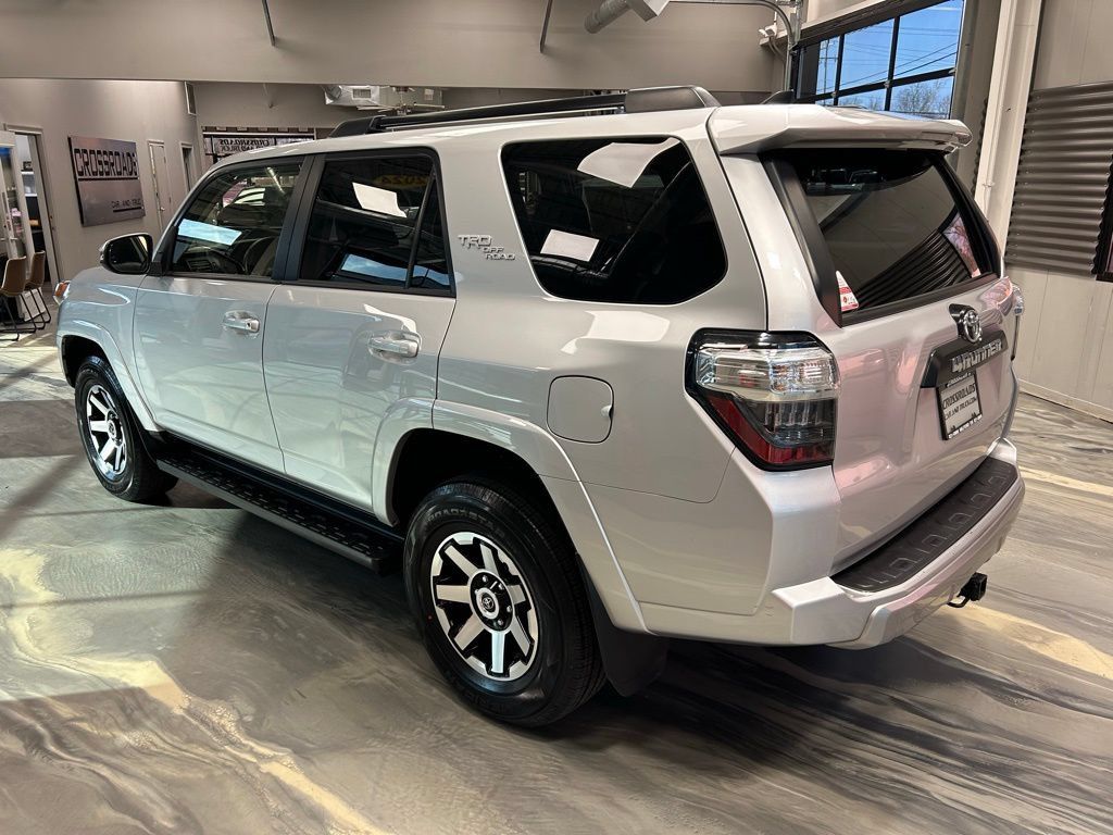 Used 2024 Toyota 4Runner TRD Off-Road Premium AWD/4WD image 34