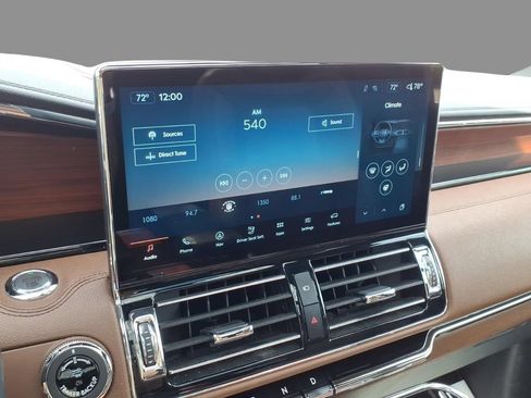 Used 2022 Lincoln Navigator Reserve AWD/4WD image 25