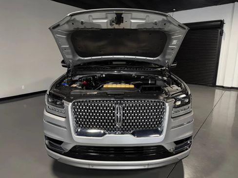 Used 2018 Lincoln Navigator Reserve w/ Technology Package AWD/4WD image 7