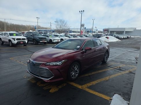 Certified 2021 Toyota Avalon XLE image 9
