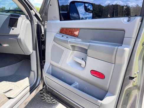 Used 2006 Dodge Ram 2500 Truck SLT AWD/4WD image 17