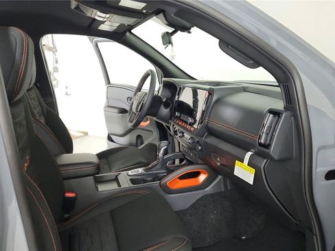 Certified 2026 Nissan Frontier PRO-4X w/ Tow Package AWD/4WD image 25