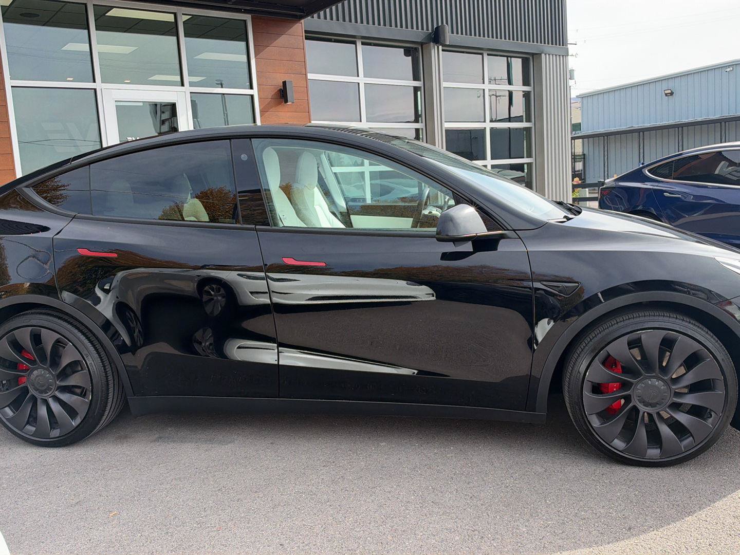 Used 2022 Tesla Model Y Performance AWD/4WD image 9